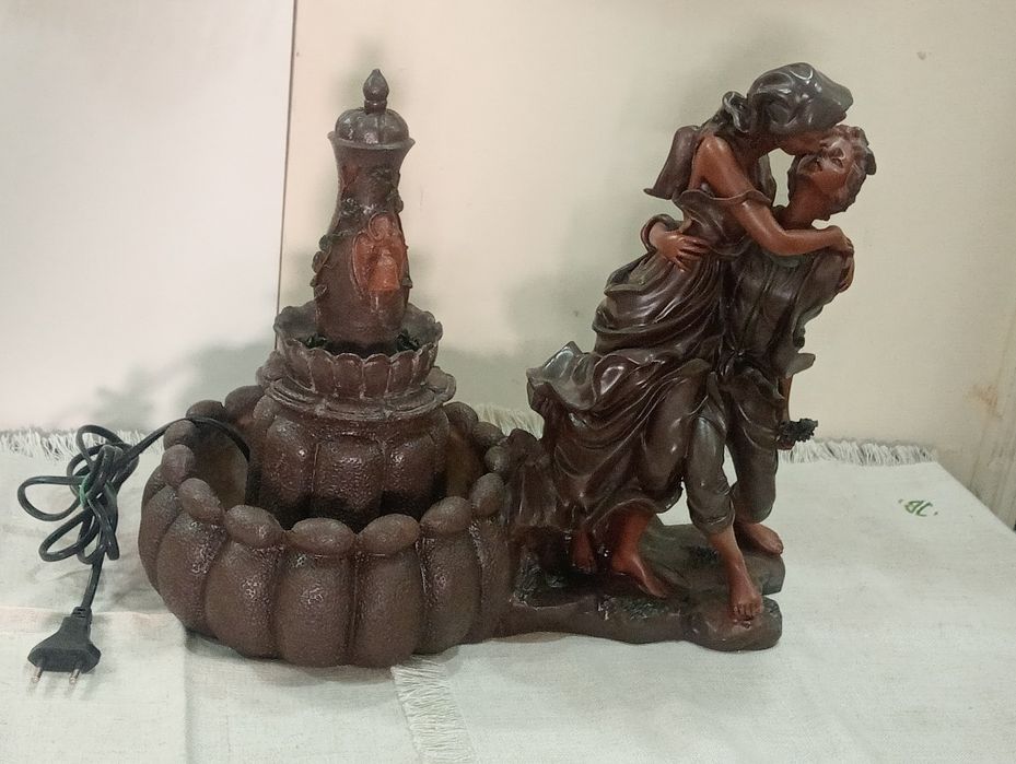 Fonte com casal marfinite