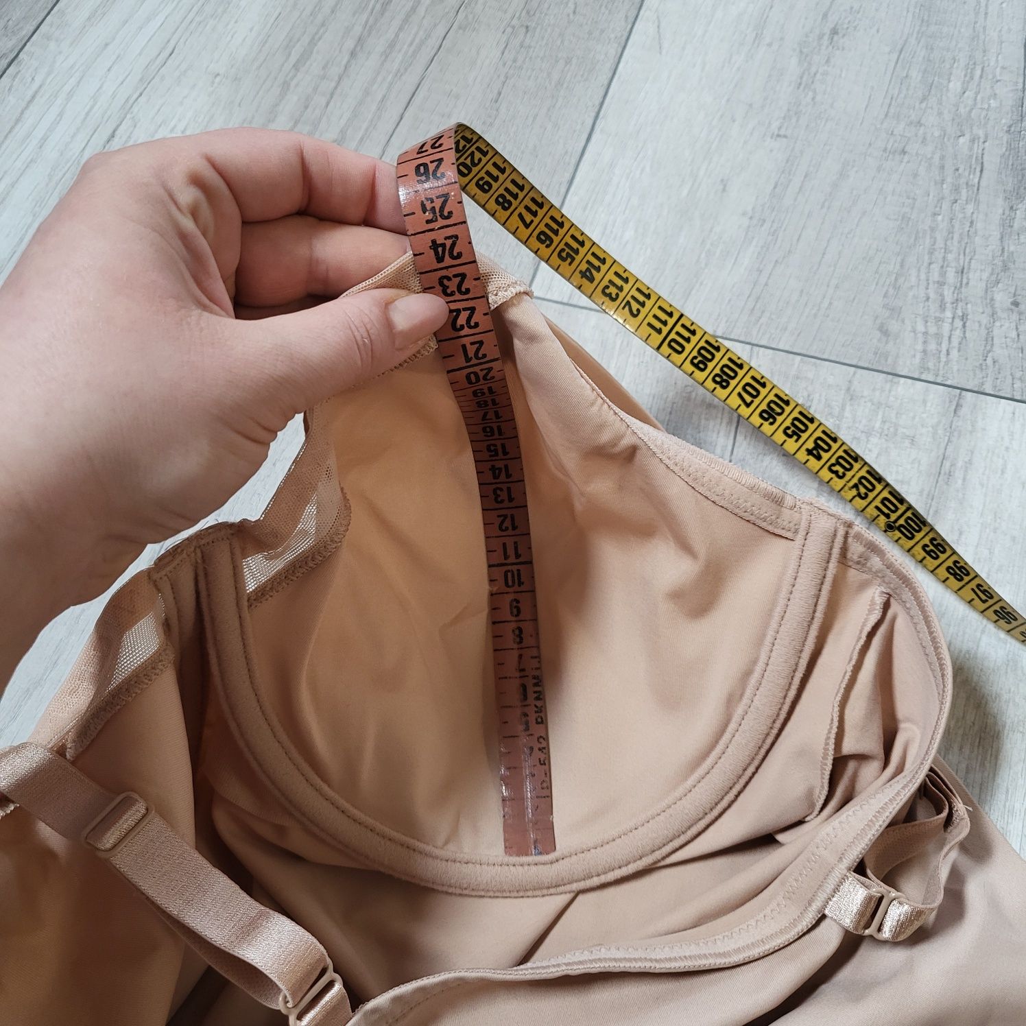 Body modelujące korygujące Triumph 80E beżowe true shape sensation