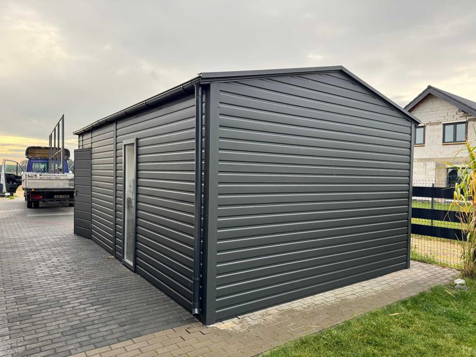Garaż blaszany 4x6.5m dwuspadowy, grafit, brama segmentowa
