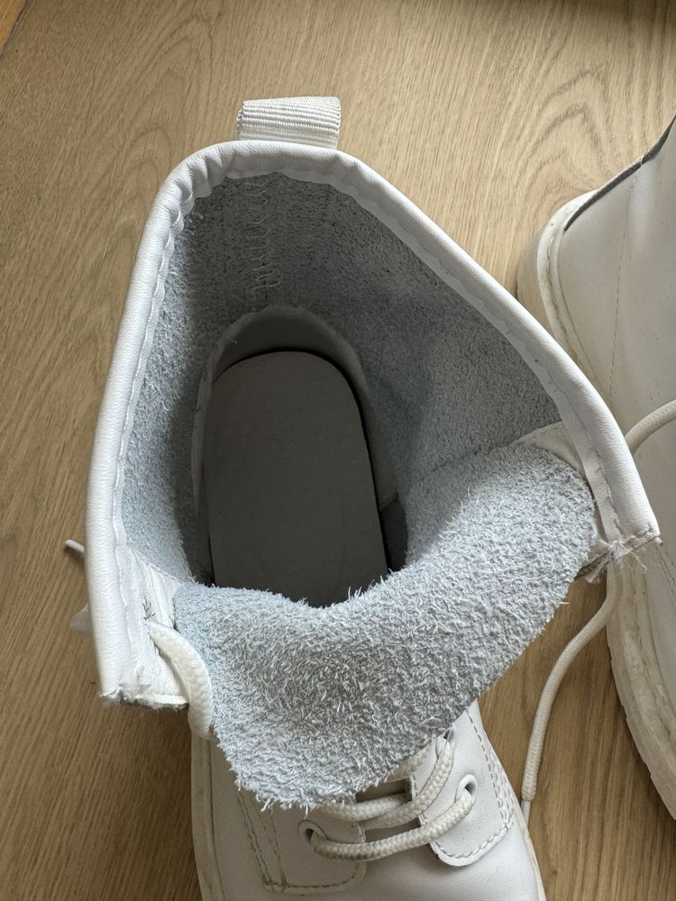 Botas botins pele branco estilo doc martens mono white