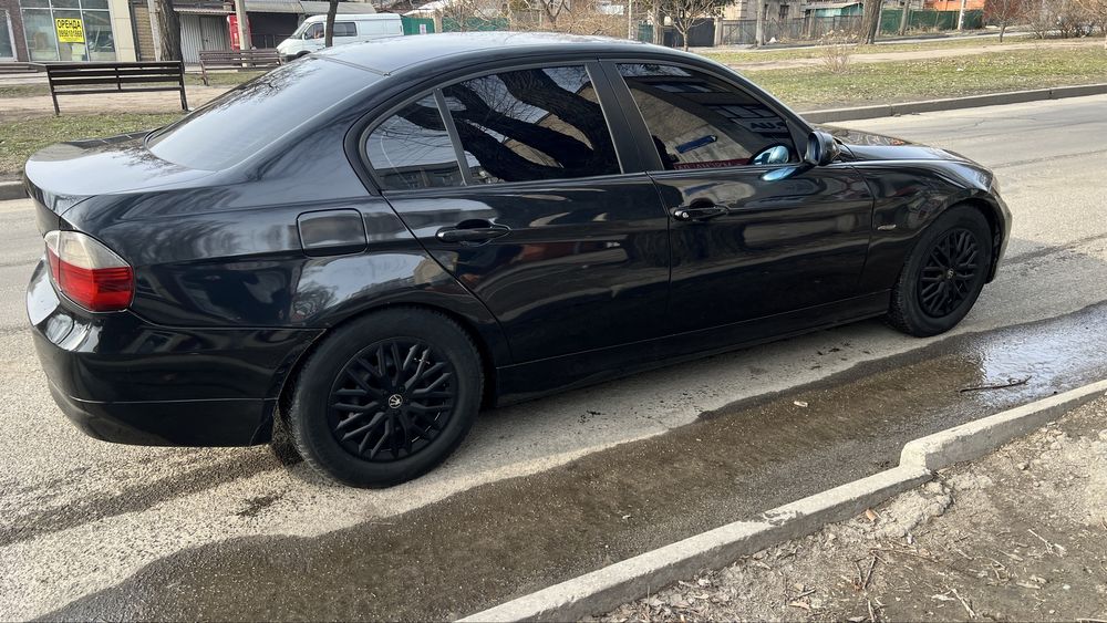 BMW E90  2.5 218 л.с