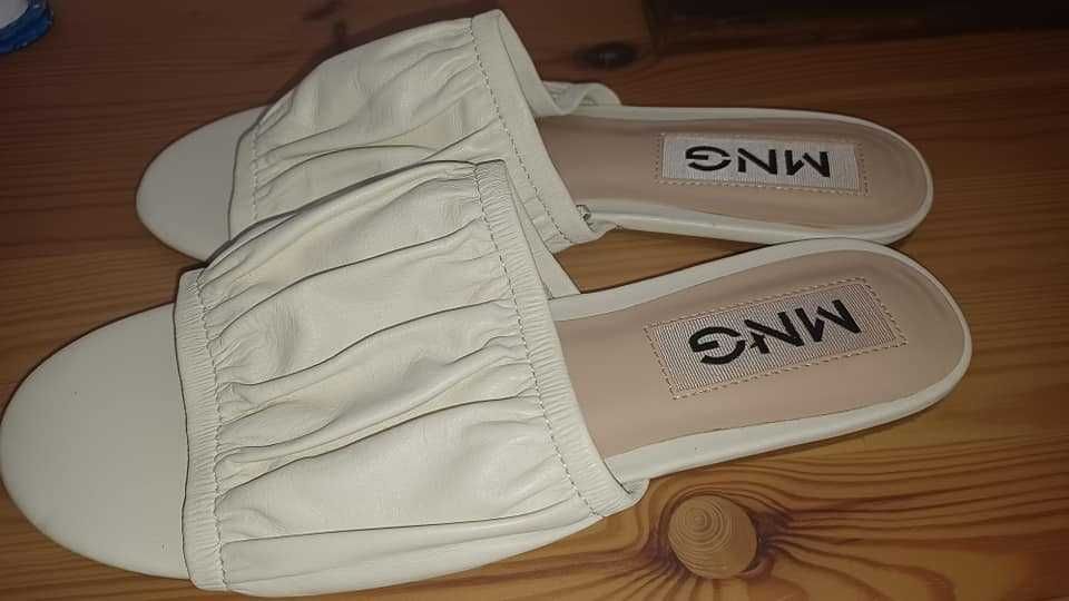 Chinelas em pele da Mango