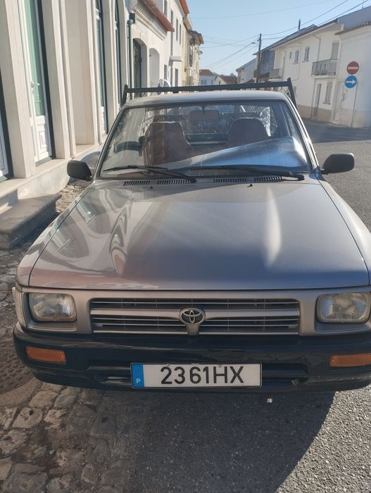 Toyota Hilux 2.4 d