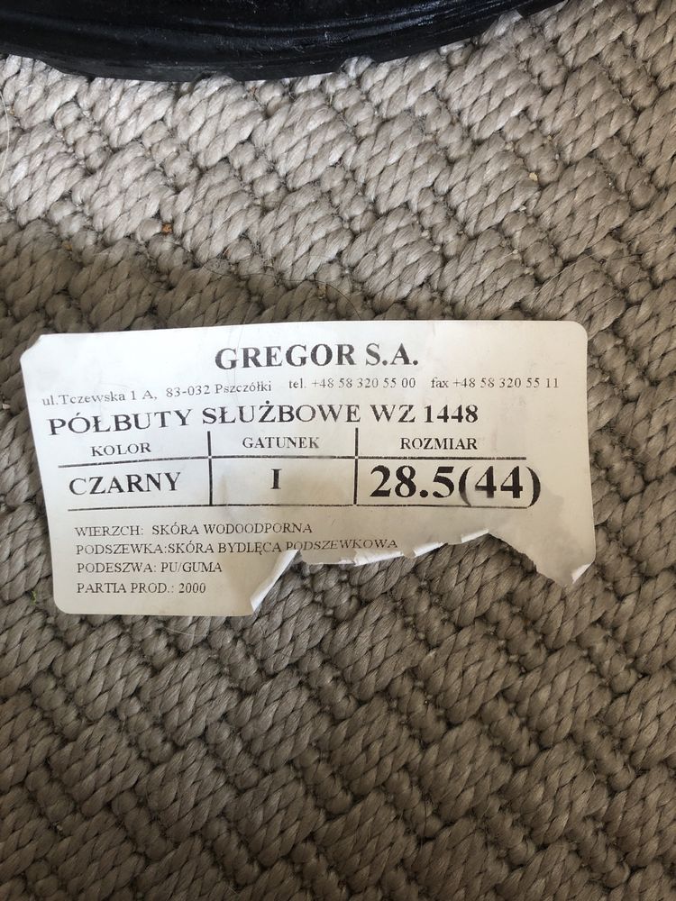 Półbuty służbowe