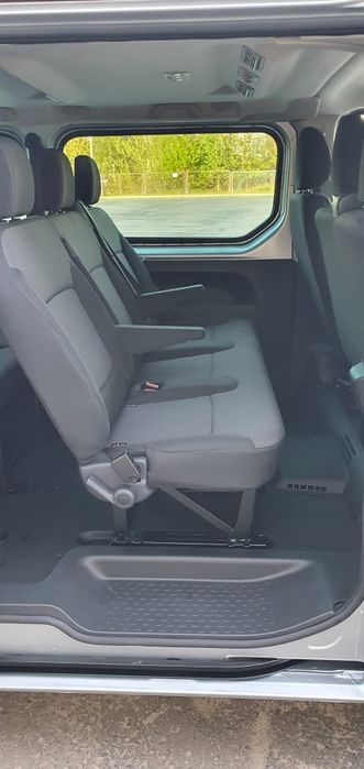 Wynajem busa wypożyczalnia busów bus rent a car przewóz osób Warszawa