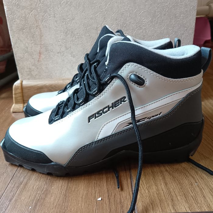 лижні спортивні боти Fischer XC Sport розмір EU 44.(наш 43) устілка 28