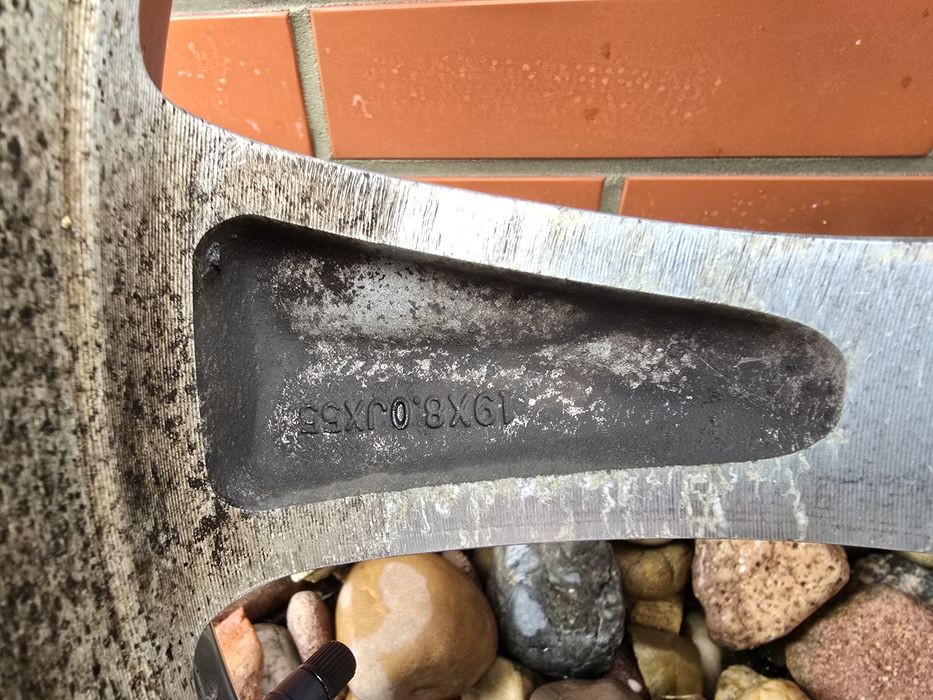 Koła felgi ford 19 cali 245/45/19 z czujnikami ciśnienia