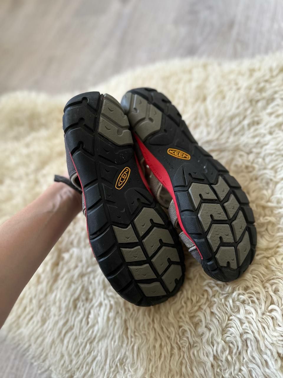 Трекинговые босоножки Keen