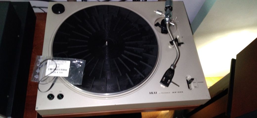 Gramofon akai ap001