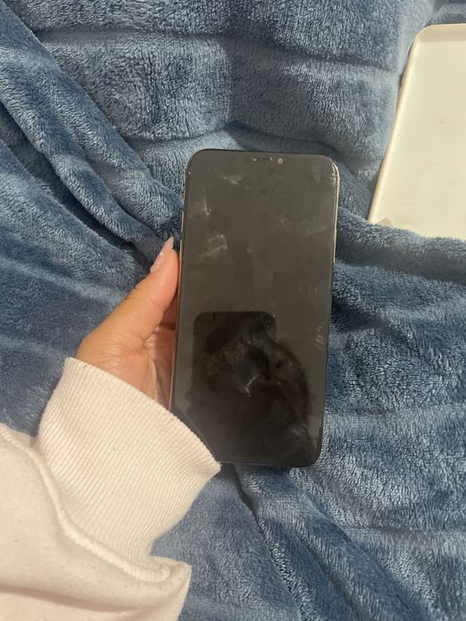 Iphone Xs, com tela e trazeira quebrada, bateria original da Apple