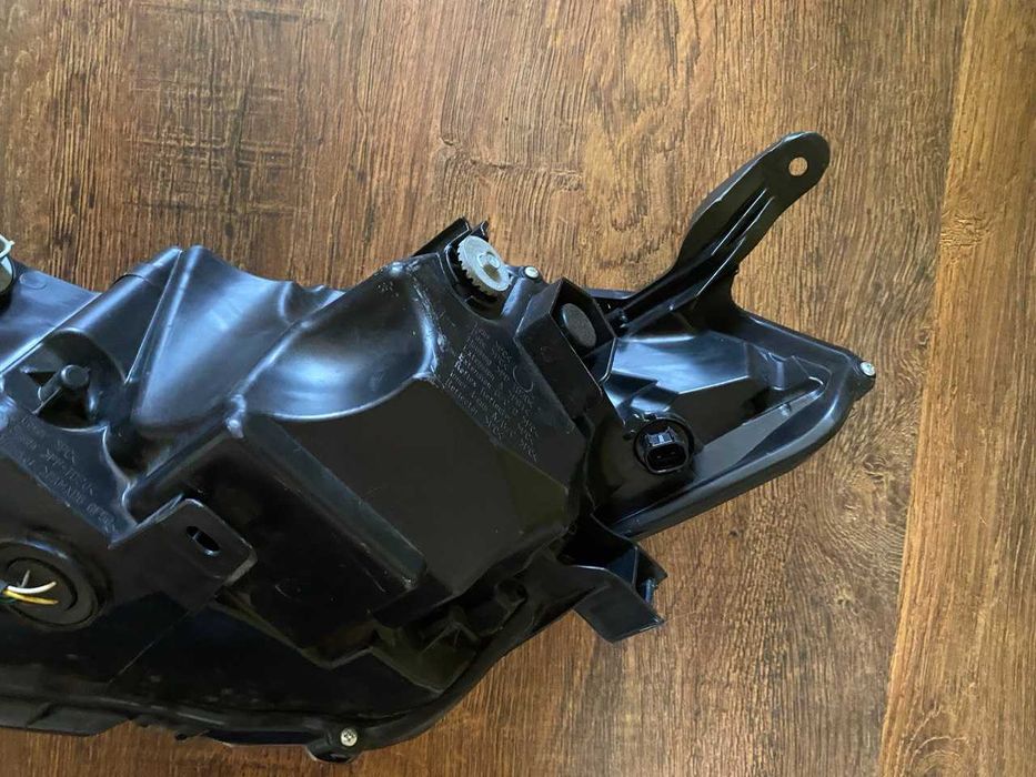 Права фара TOYOTA COROLLA led 2017 2018 2019 лед