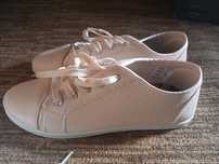Sprzedam nowe buty wiosenne