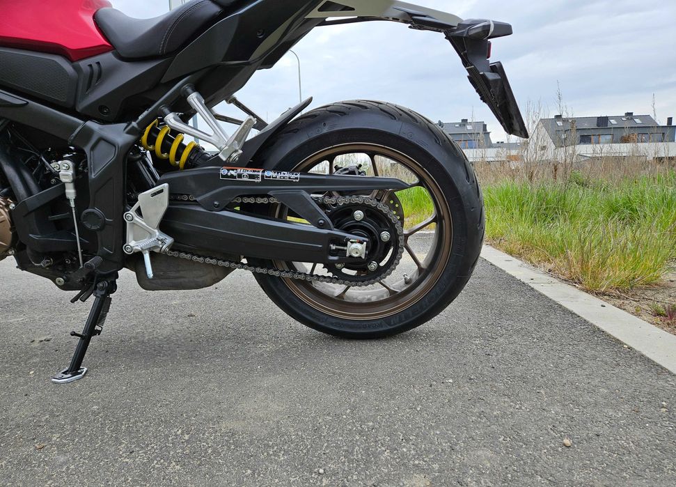 Motocykl Honda CB650R czerwony naked 2023 (model/produkcja 2022)