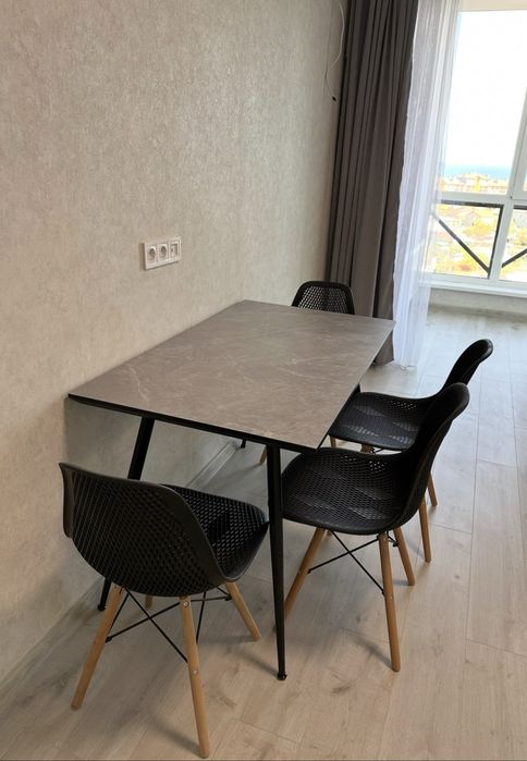 Продам обеденный стол. Состояние нового. 120*70*76