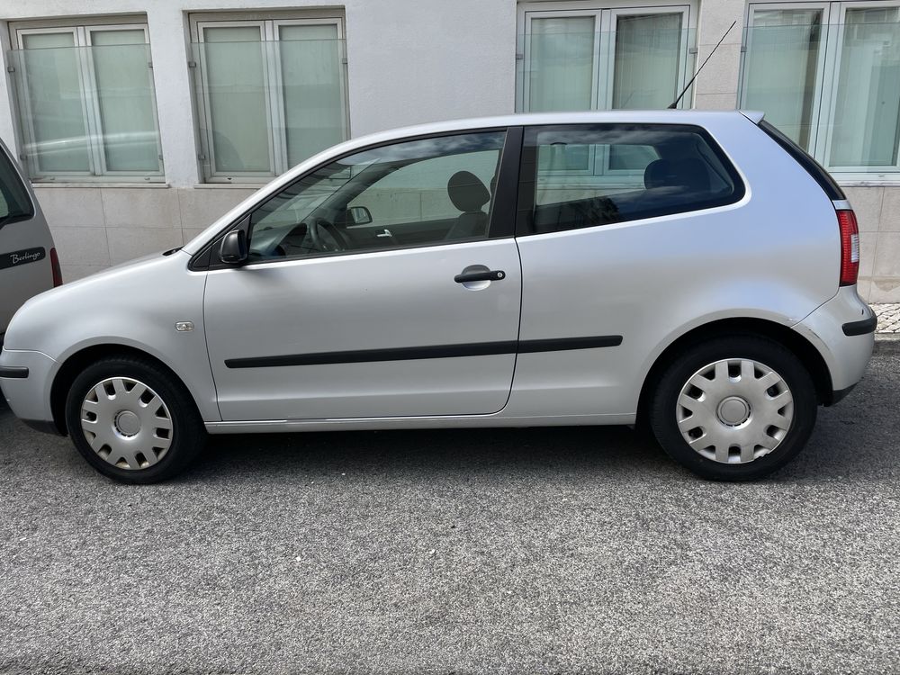 Volkswagem polo cinzento 2003