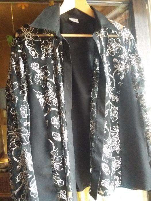 Bluzka czarna z efektownymi kwiatami długi rękaw r.44 :) BEM