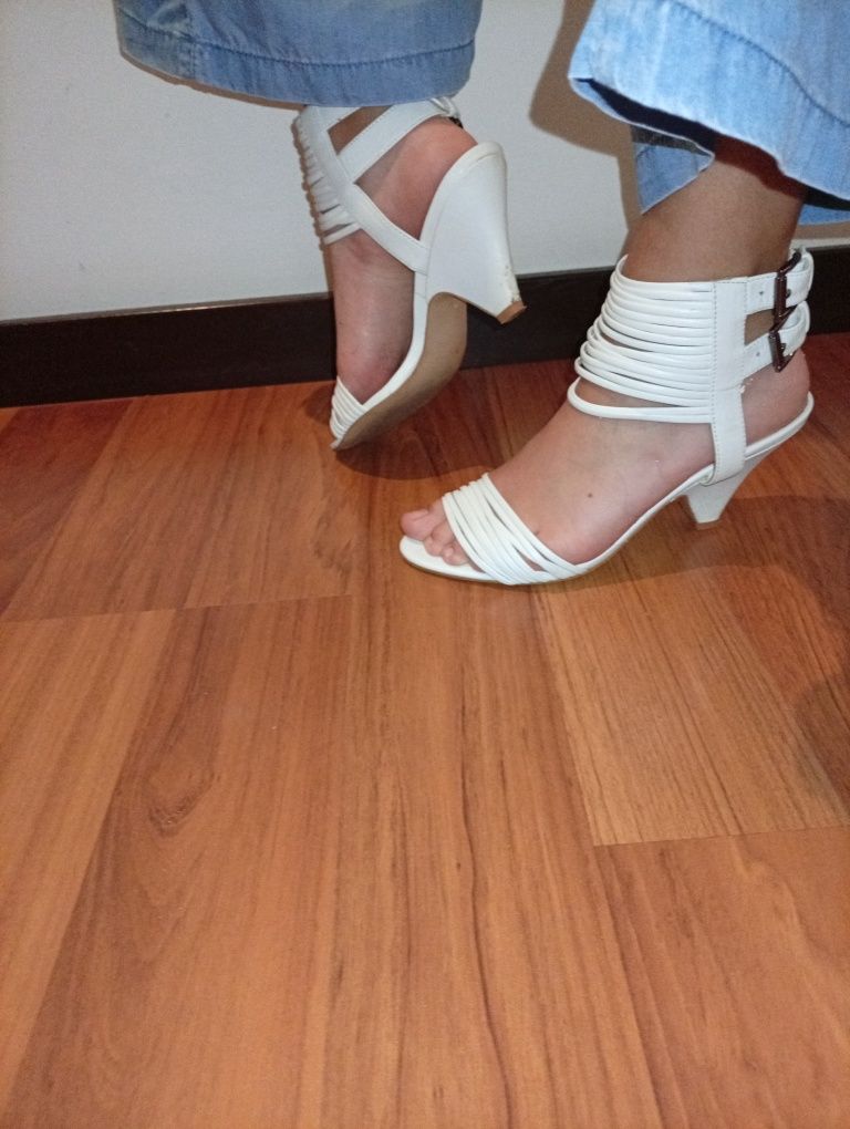 Sandália Branca da Zara