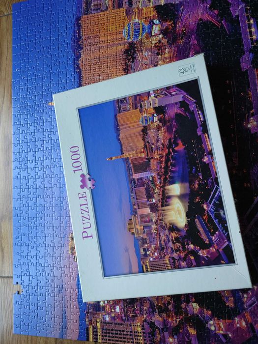 Puzzle 1000 elementów / Las Vegas / brak jednego puzzla