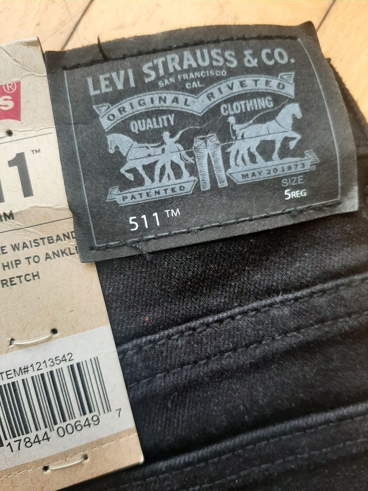 spodnie jeansy Levi's czarne 4-5 lat nowe