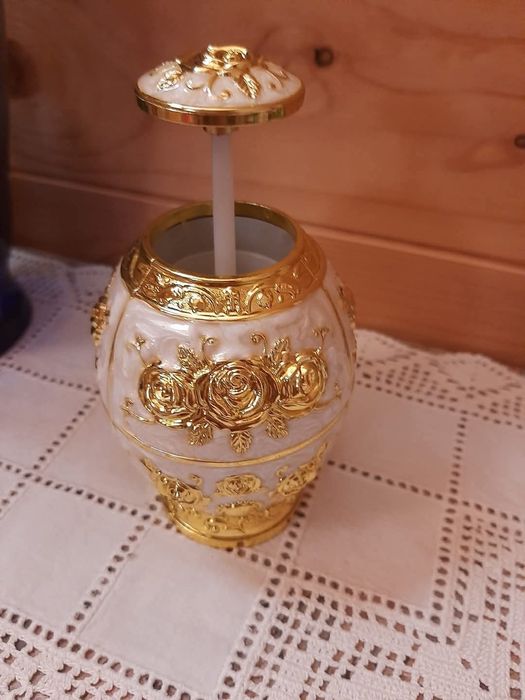 Ovo porta palitos ou porta cotonetes ou só decorativo