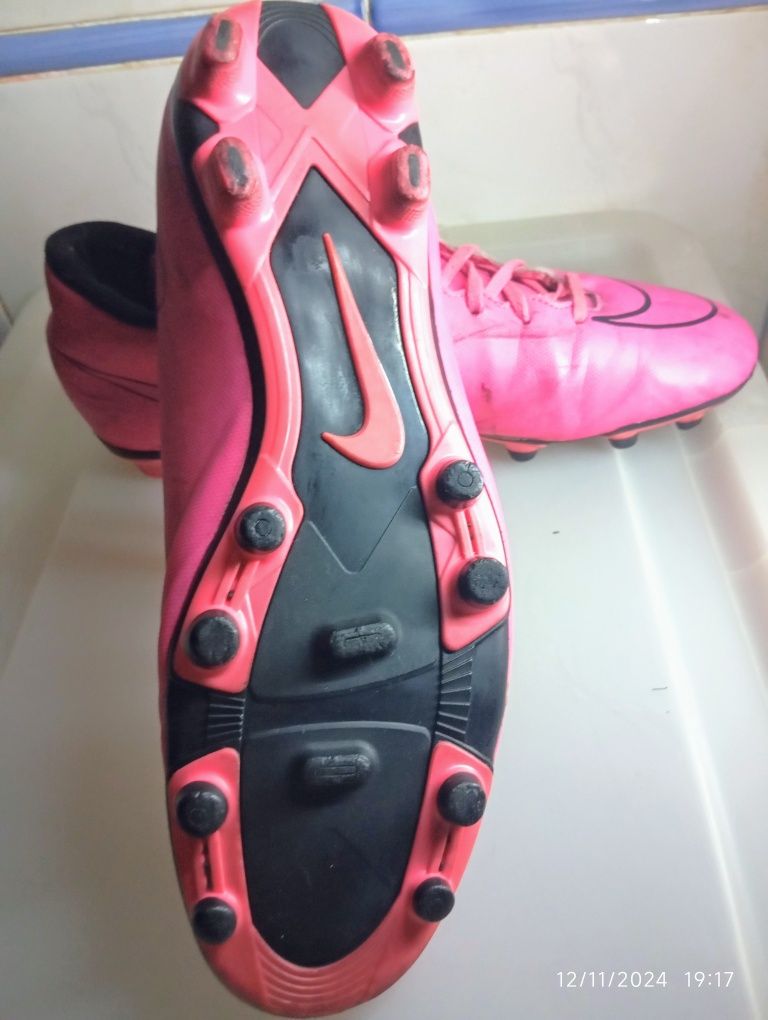 Chuteiras de futebol Nike Mercurial N.46.