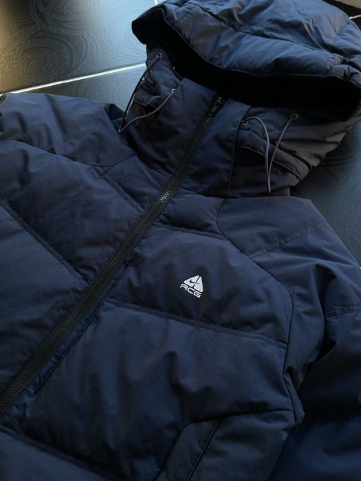 Куртку пуховик Nike ACG