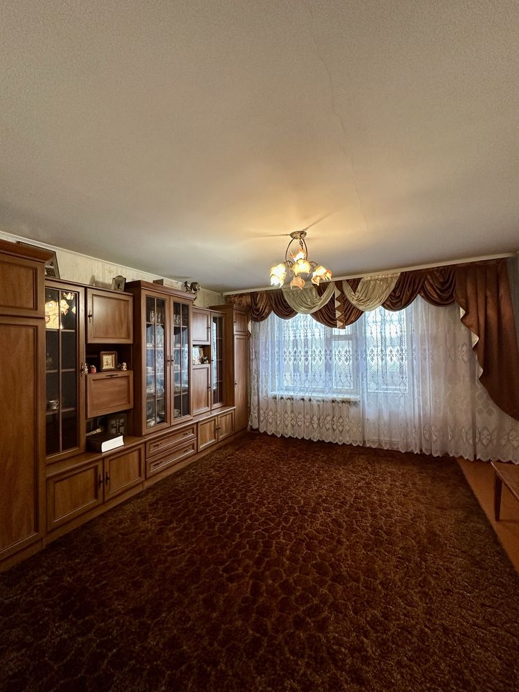 Продаж 3-к квартири по вул. Конякіна