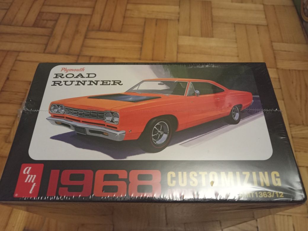 Plymouth road runner 68 ' AMT MODEL 1:24