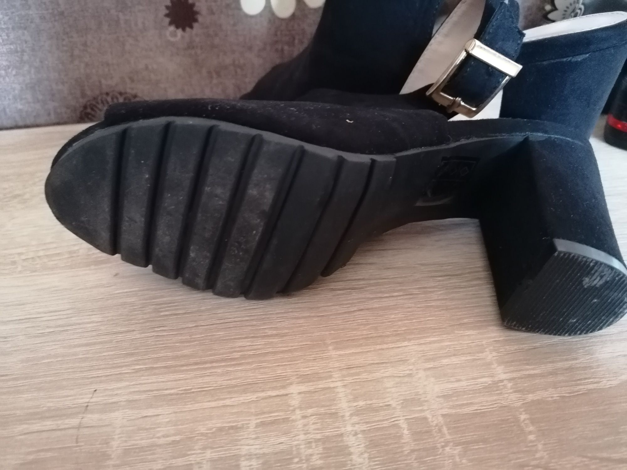 Buty rozm 36  stan jak nowe, założone jeden raz