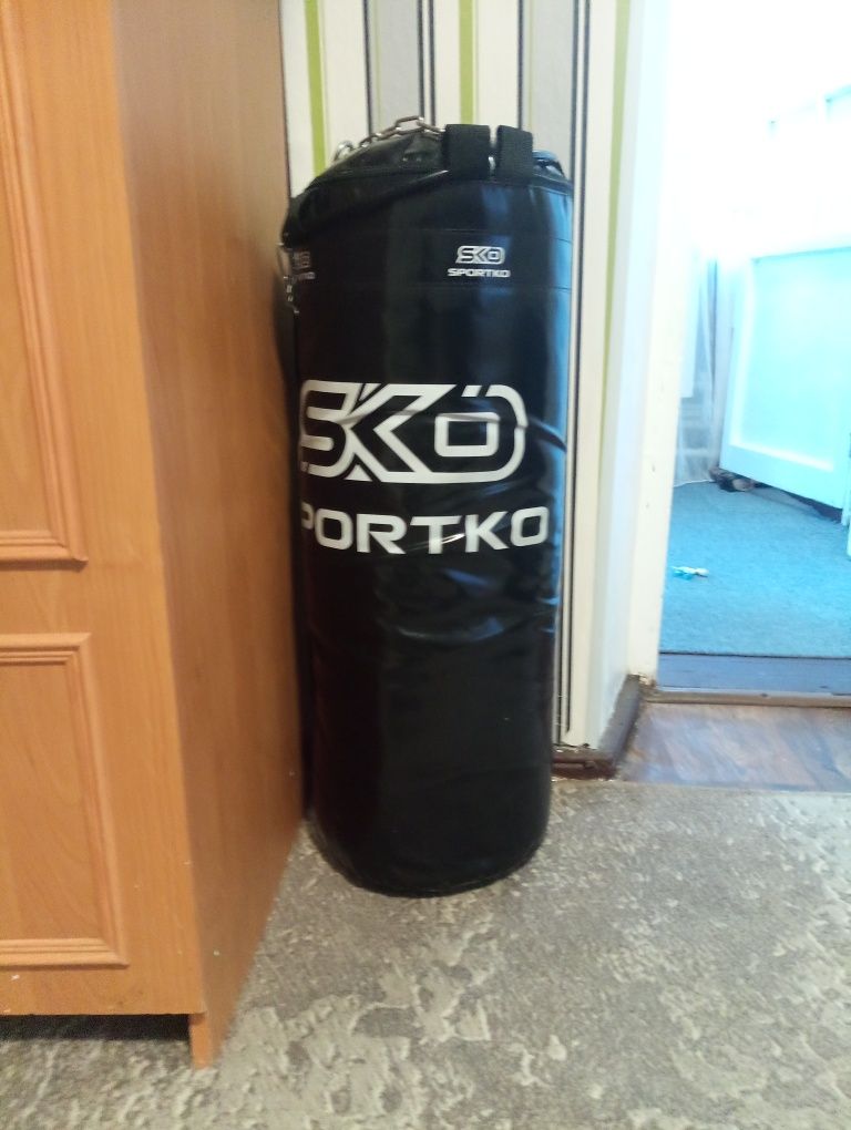 Продам боксерську грушу sko sport