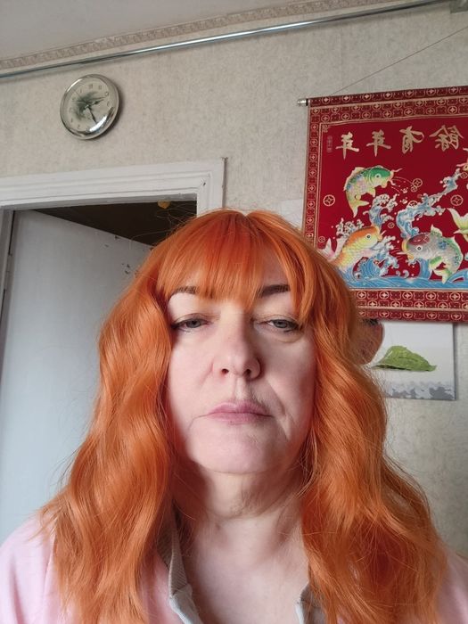 Парик рыжий дешевле в 2 раза