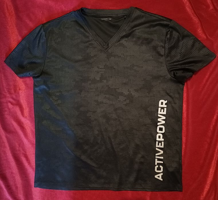 Męska koszulka w rozmiarze L