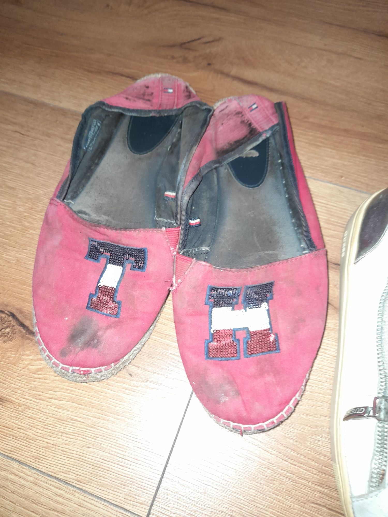 Buty guess            .