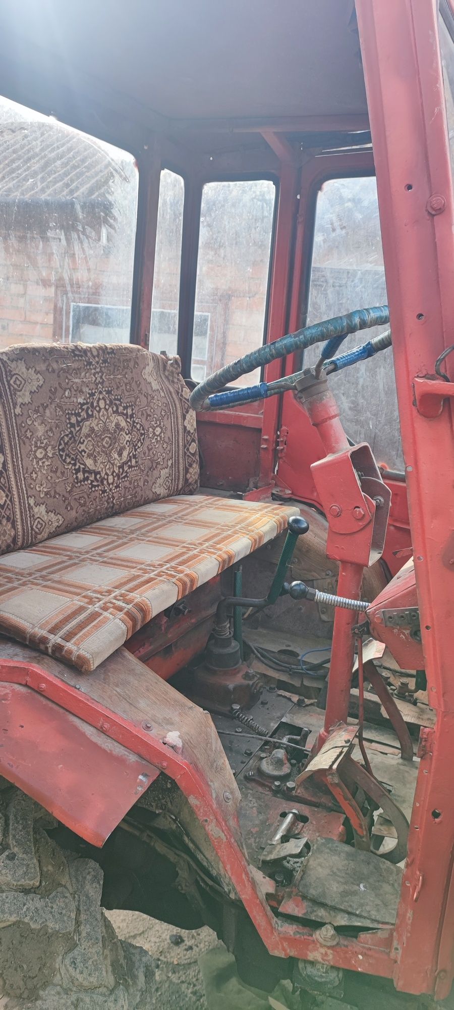 Трактор Т - 16, резина нова. Торг.