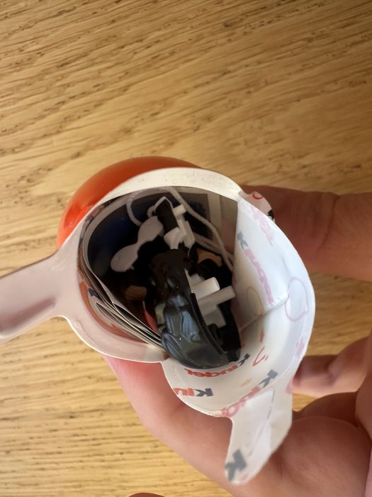 Kinder joy stranger things funko figurka Mike