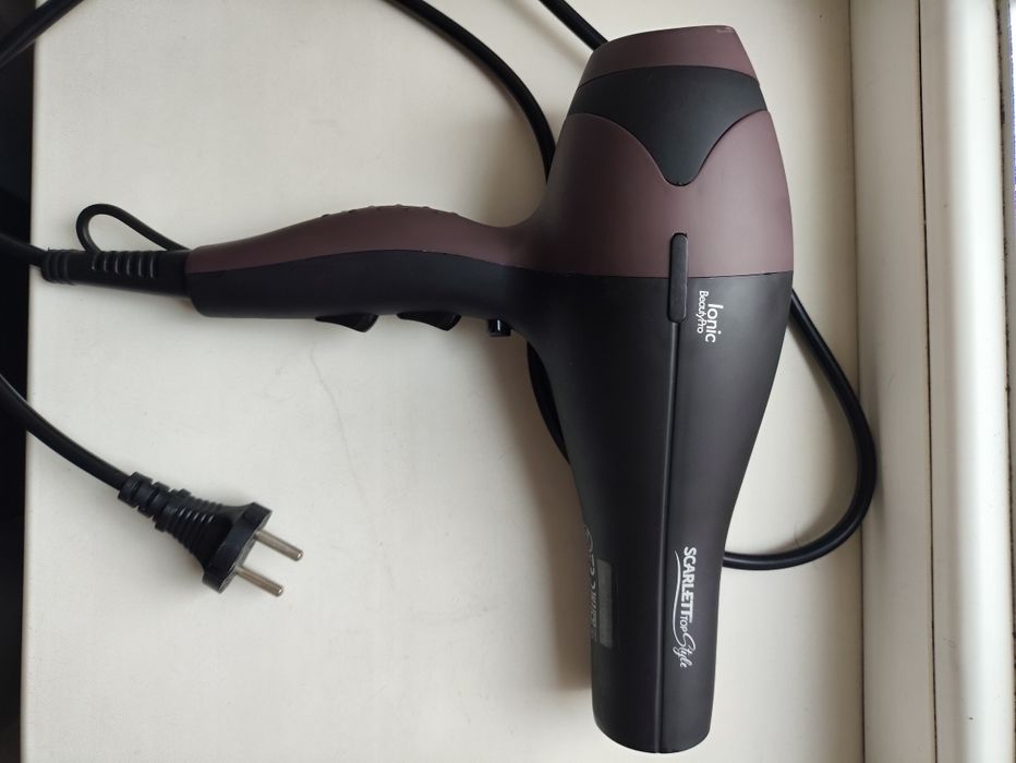 Фен Scarlett SC-HD70151