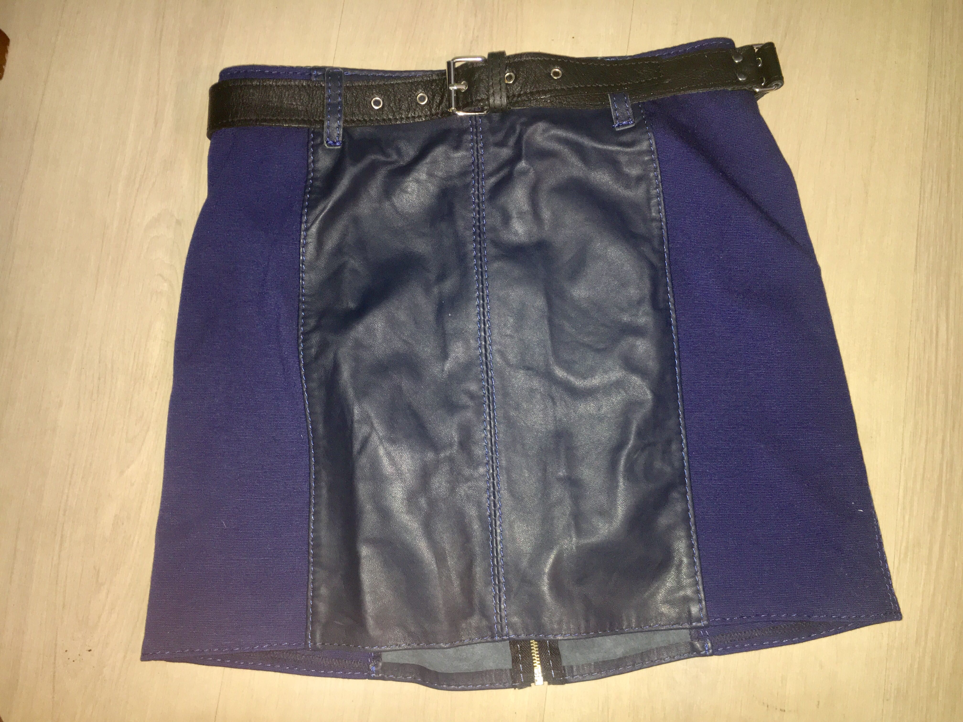 Mini spódnica S skóra niebieska z dzianiną czarny pasek