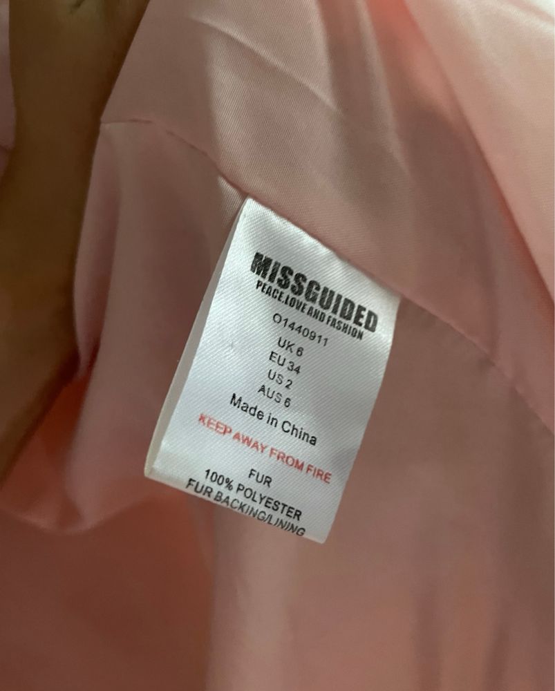 Różowe futro plaszcz asos missguided pudrowy róż xs