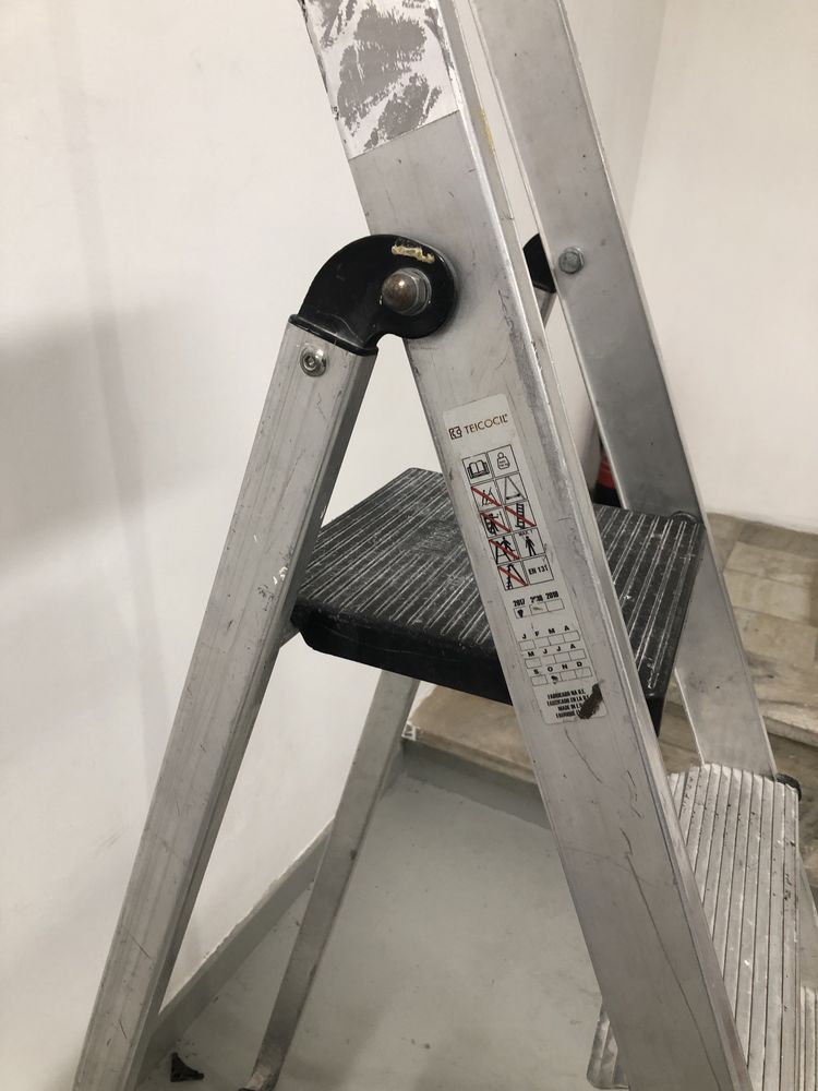 Escadote Profissional Teicocil 4 degraus