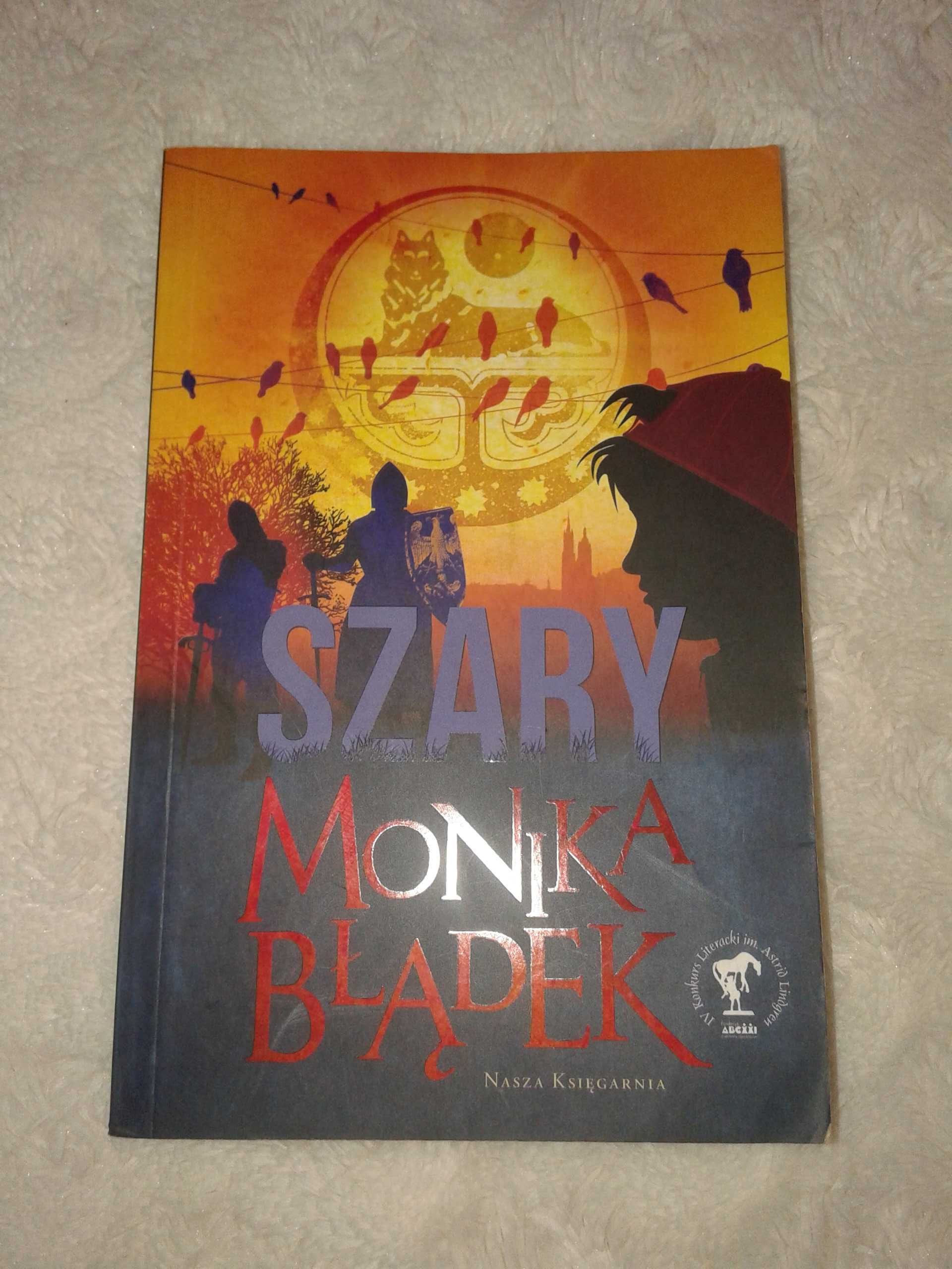 Szary - Monika Błądek