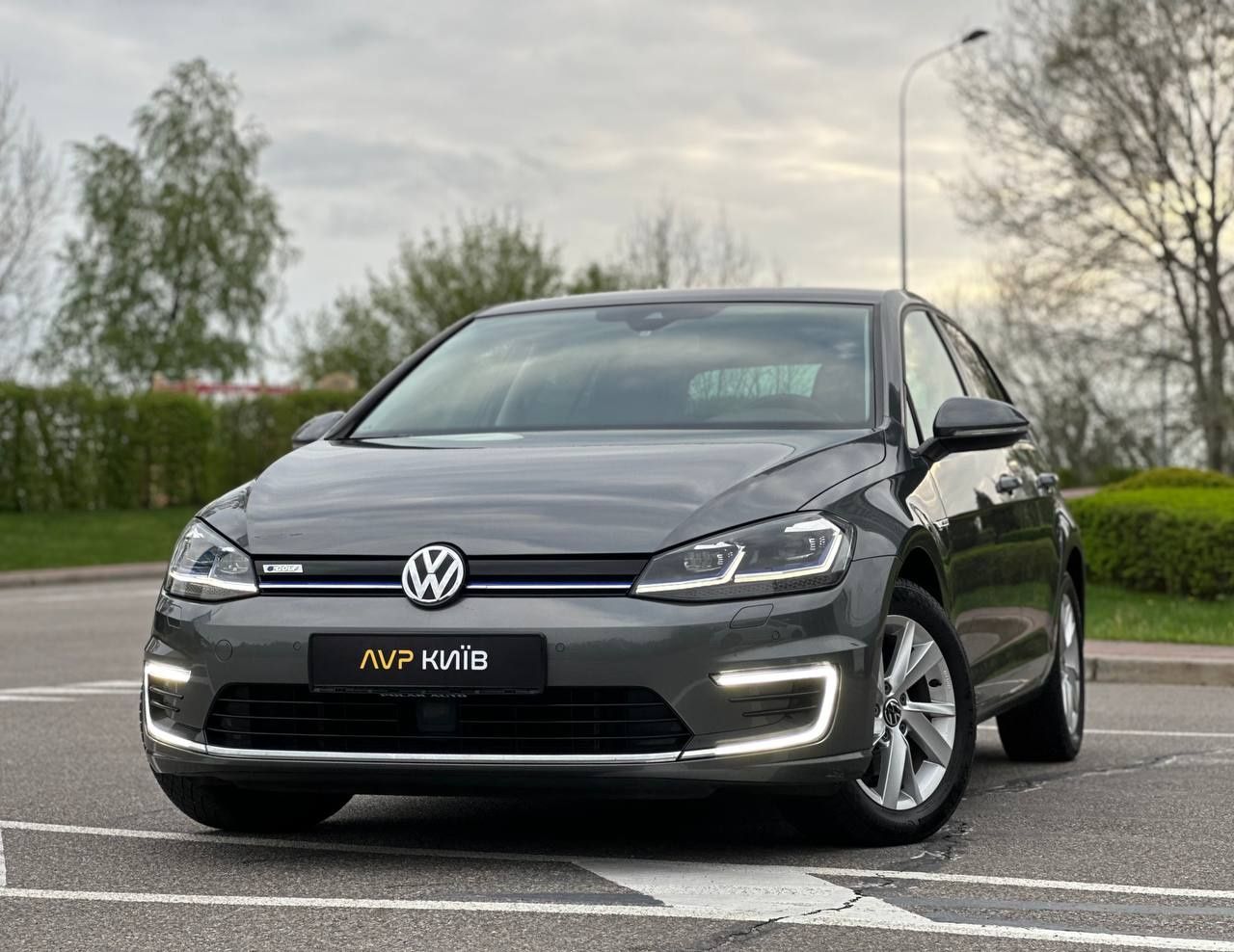 Volkswagen E-Golf 2020 року, 36квт, автомат, 88т.км.
Електричний ав