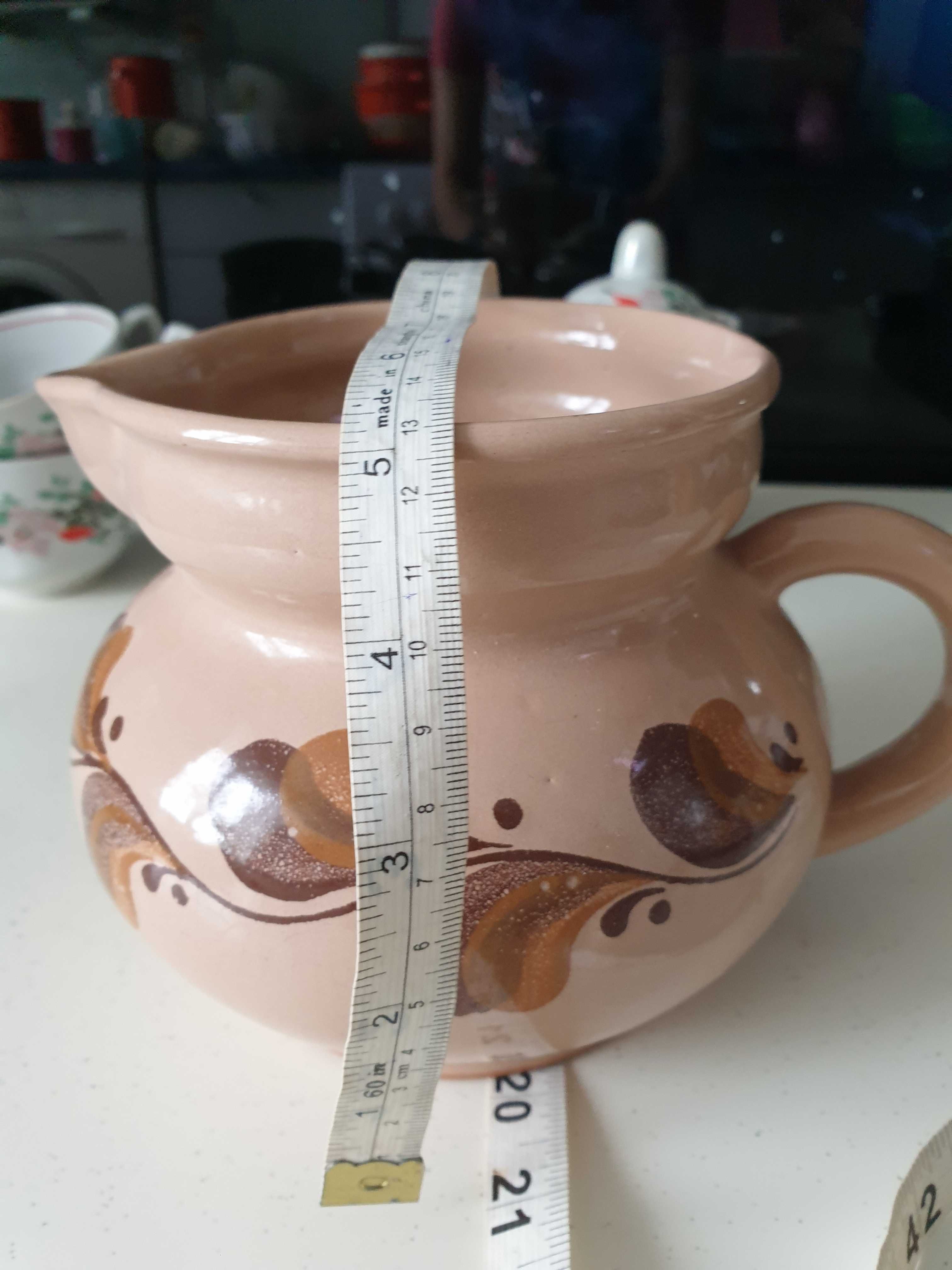 Ложки, кувшин, чашки, сахарница, супные тарелки