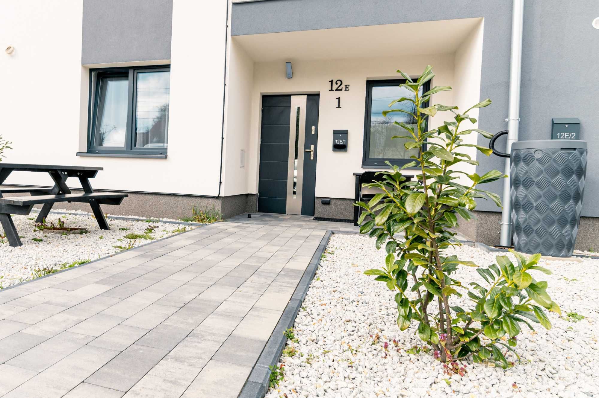 Pokój 2-osobowy z prywatną łazienką i ogródkiem – Na czas WINOBRANIA