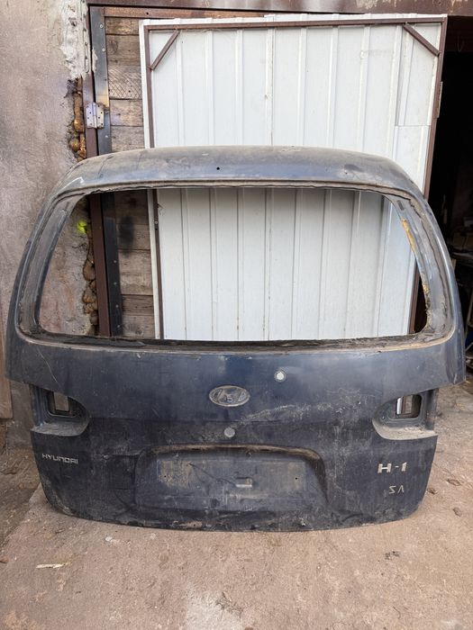 Задние двери (ляда) на Hyundai H1, H200 (Хундай ш1, ш200)