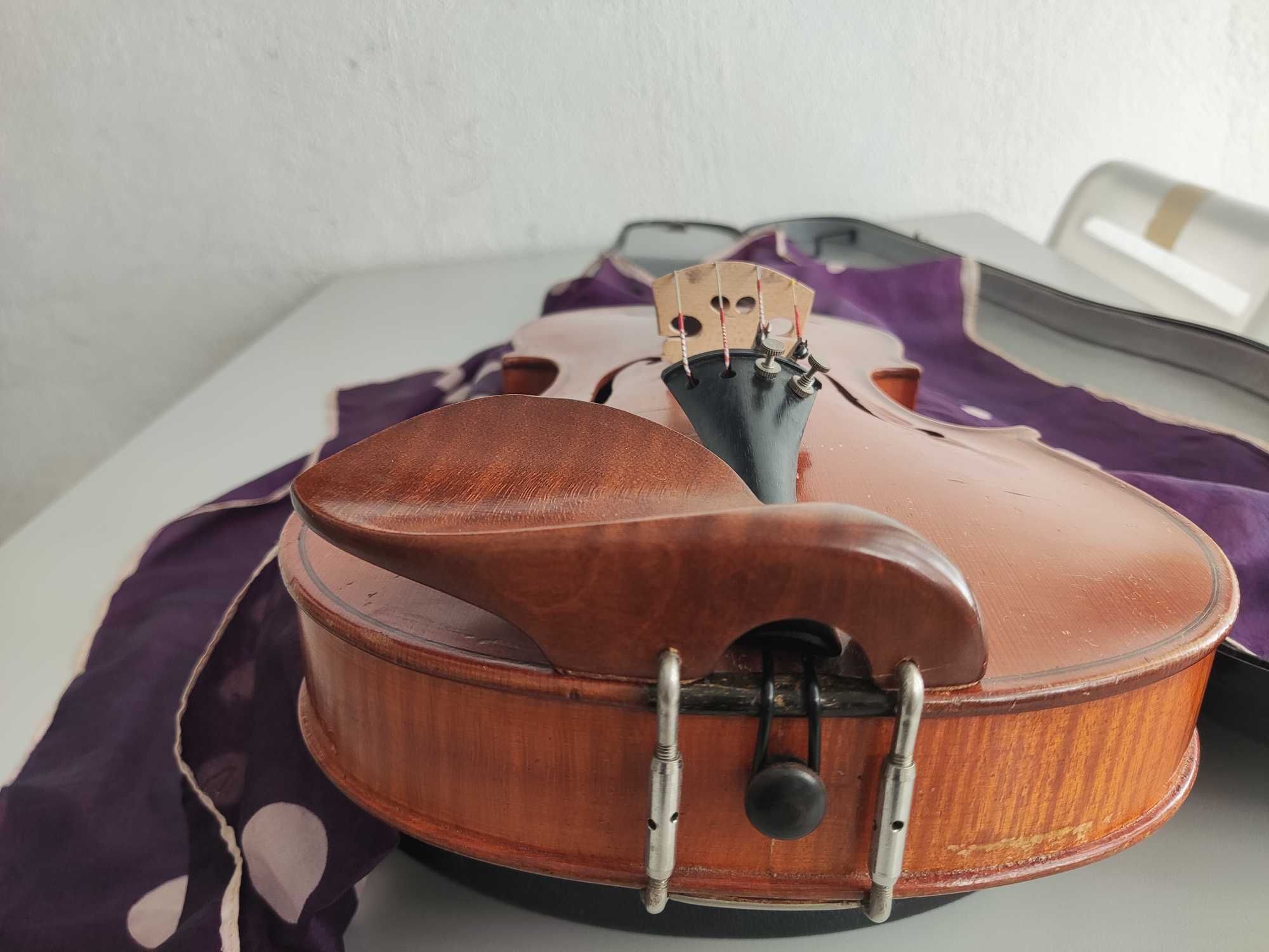 Violino, anos 30/40 em excelente estado (ideal para estudante)