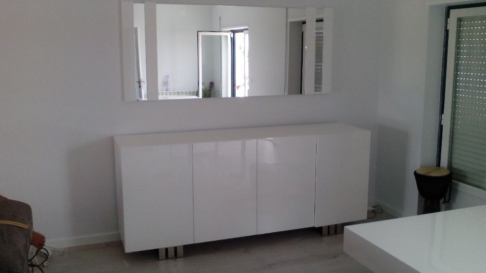 Aparador Alto Brilho Pés Inox