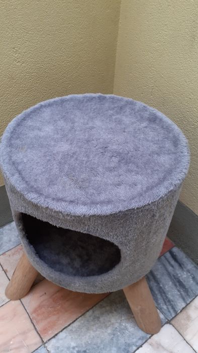 Casota de gato elevada madeira