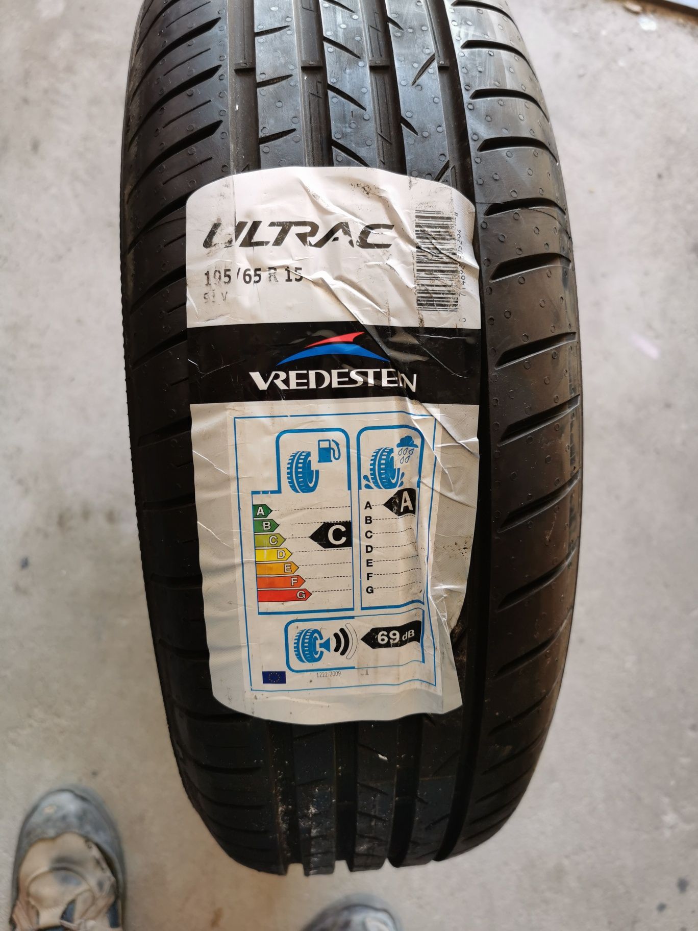 1x Vredestein 195/65 r15  91V