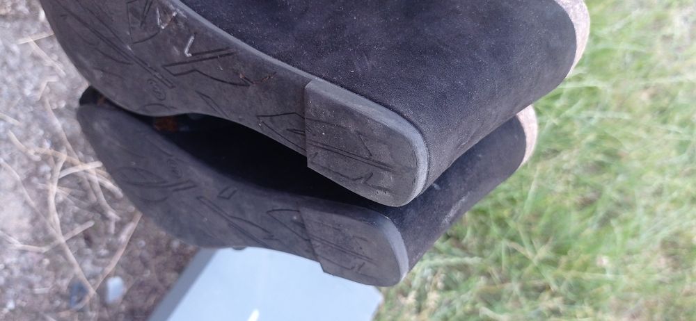 Sandały na koturnie 40