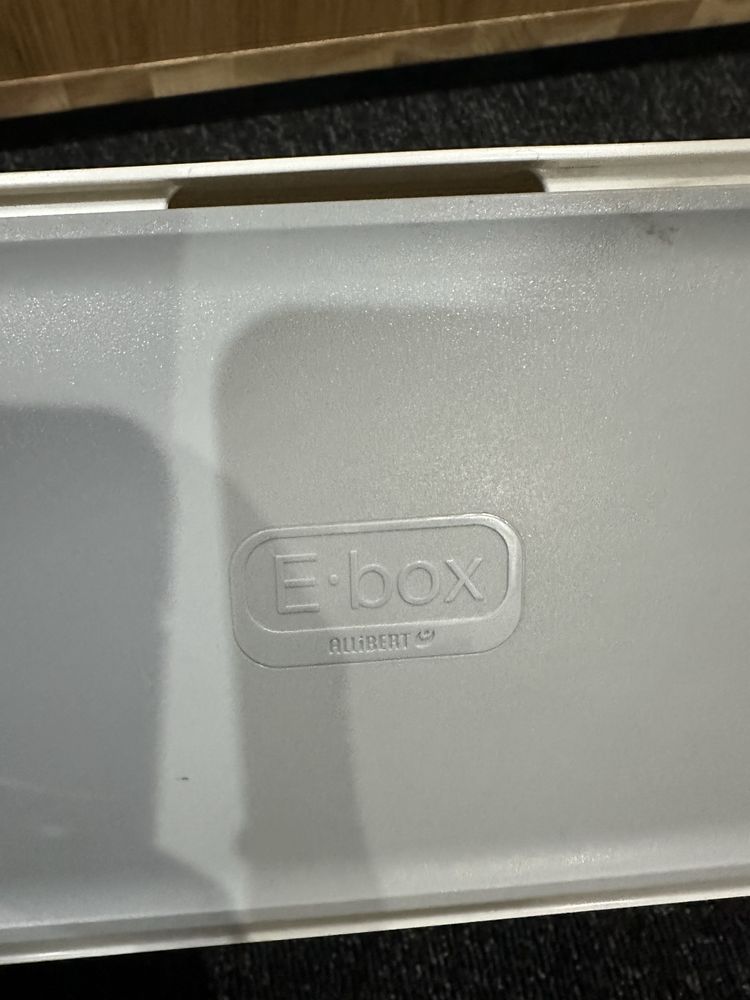 E-box na kable biały